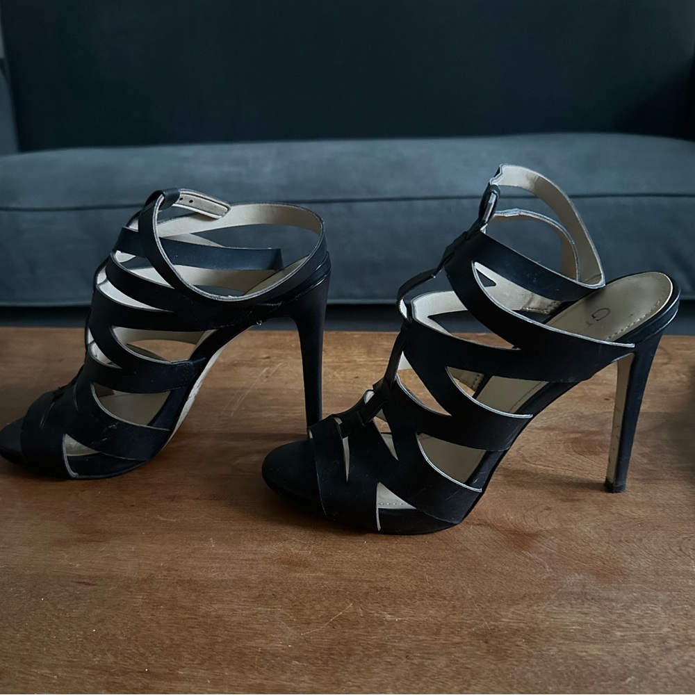 Guess Black Elegant Heels - Picture 3 of 11